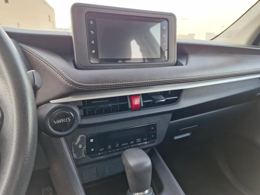 2023 Toyota Yaris  Y 