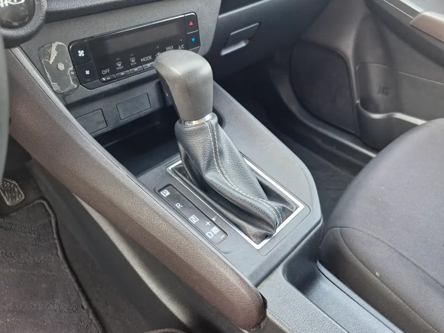 2023 Toyota Yaris  Y 