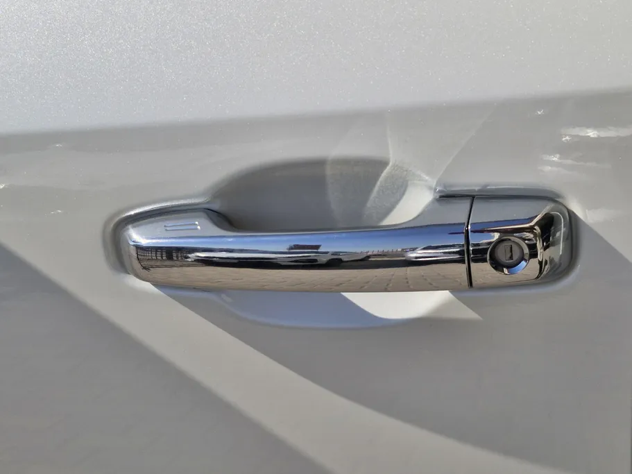 2020 Toyota Land Cruiser Grand Touring 