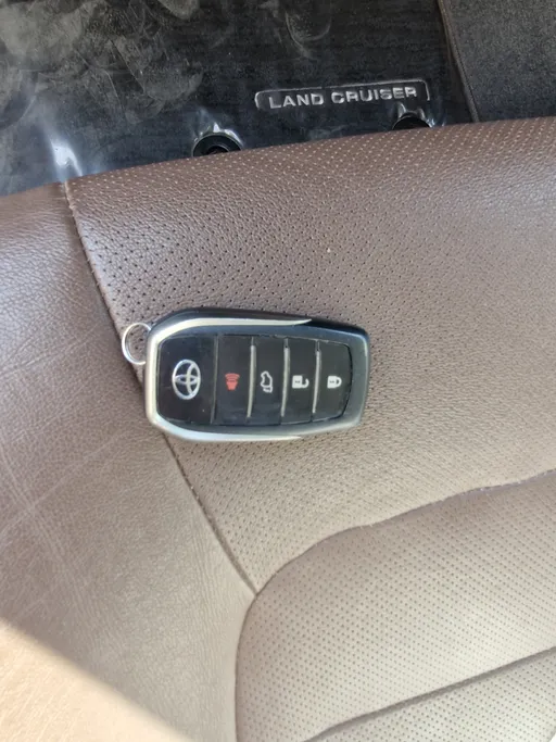 2020 Toyota Land Cruiser Grand Touring 