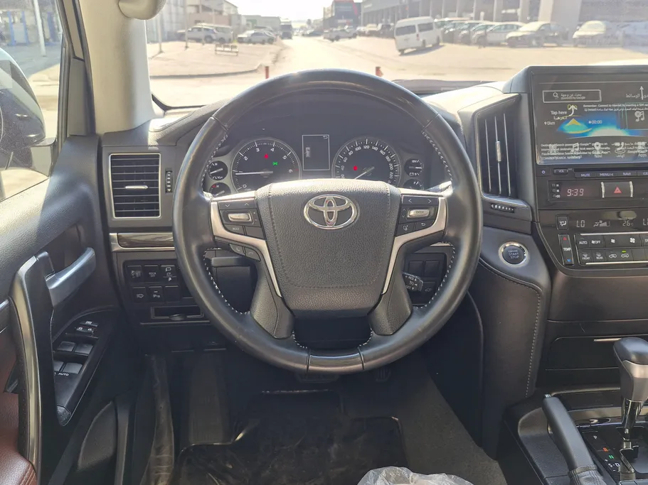 2020 Toyota Land Cruiser Grand Touring 