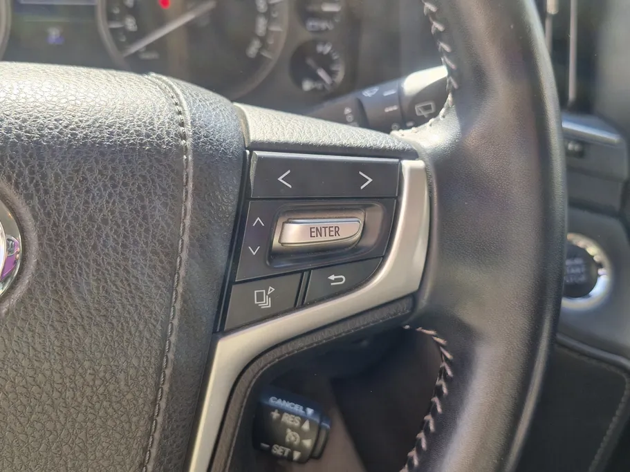 2020 Toyota Land Cruiser Grand Touring 