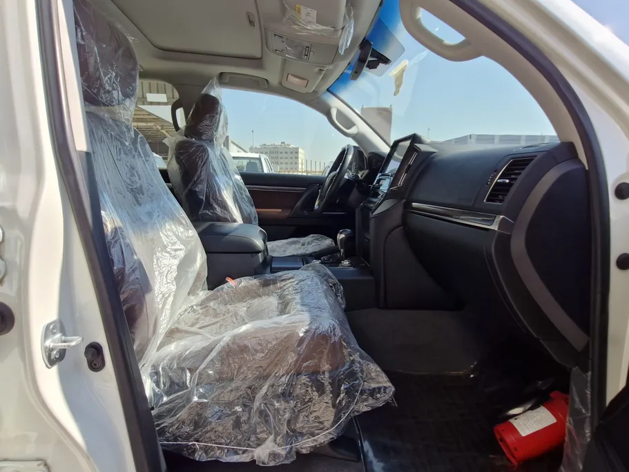 2020 Toyota Land Cruiser Grand Touring 