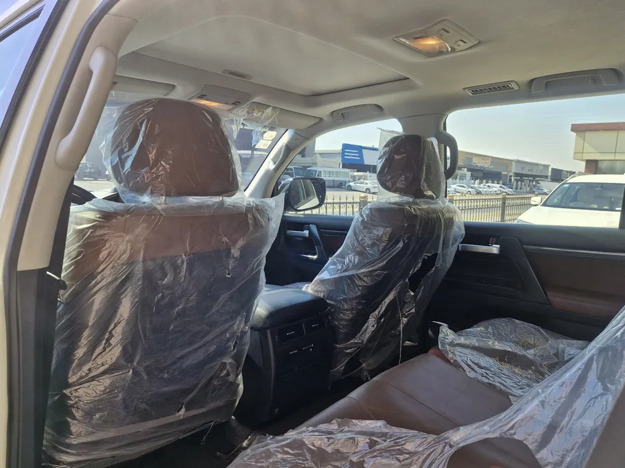 2020 Toyota Land Cruiser Grand Touring 