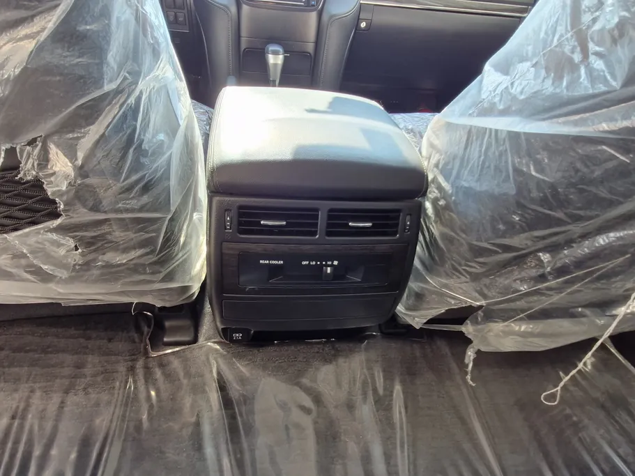 2020 Toyota Land Cruiser Grand Touring 