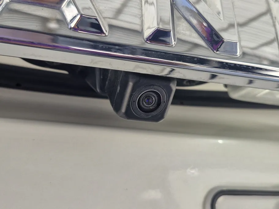 2020 Toyota Land Cruiser Grand Touring 