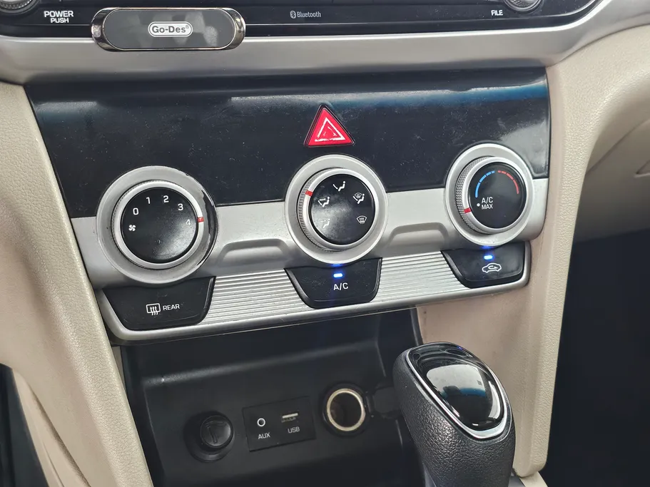 2019 Hyundai Elantra GL 