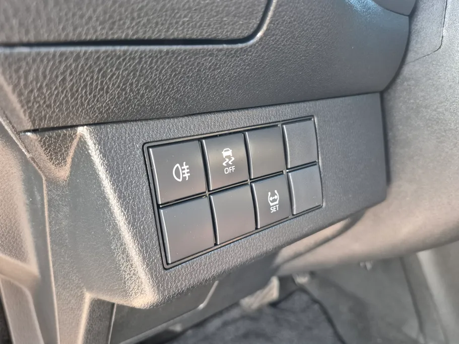 تويوتا يارس Y 2023 