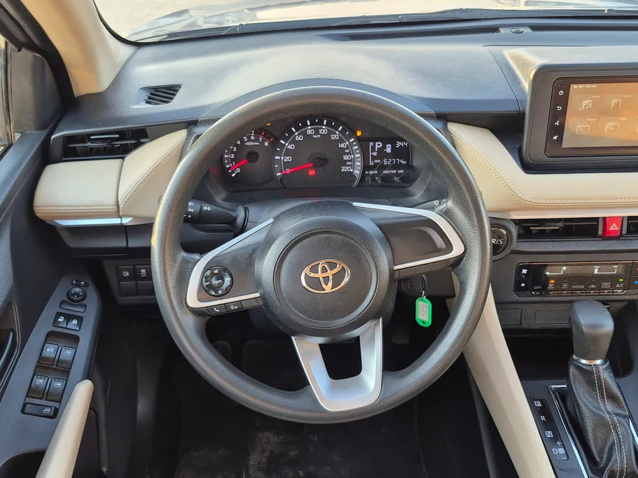 تويوتا يارس Y 2023 