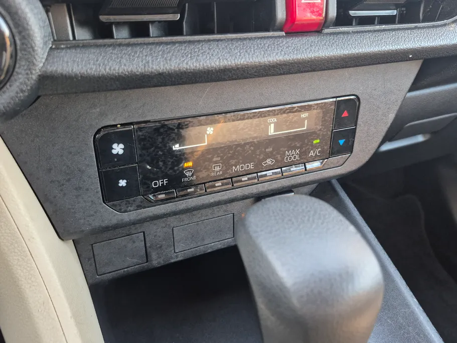 تويوتا يارس Y 2023 