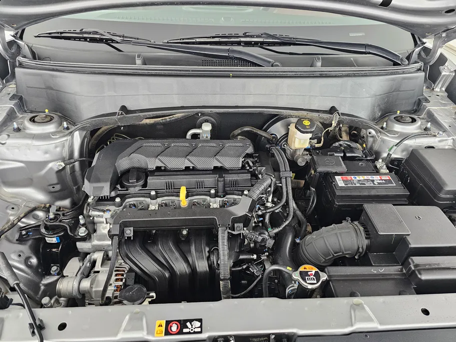 2023 Hyundai Creta Comfort (Two Tone) 