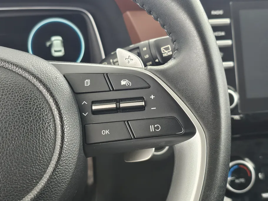 2023 Hyundai Creta Comfort (Two Tone) 