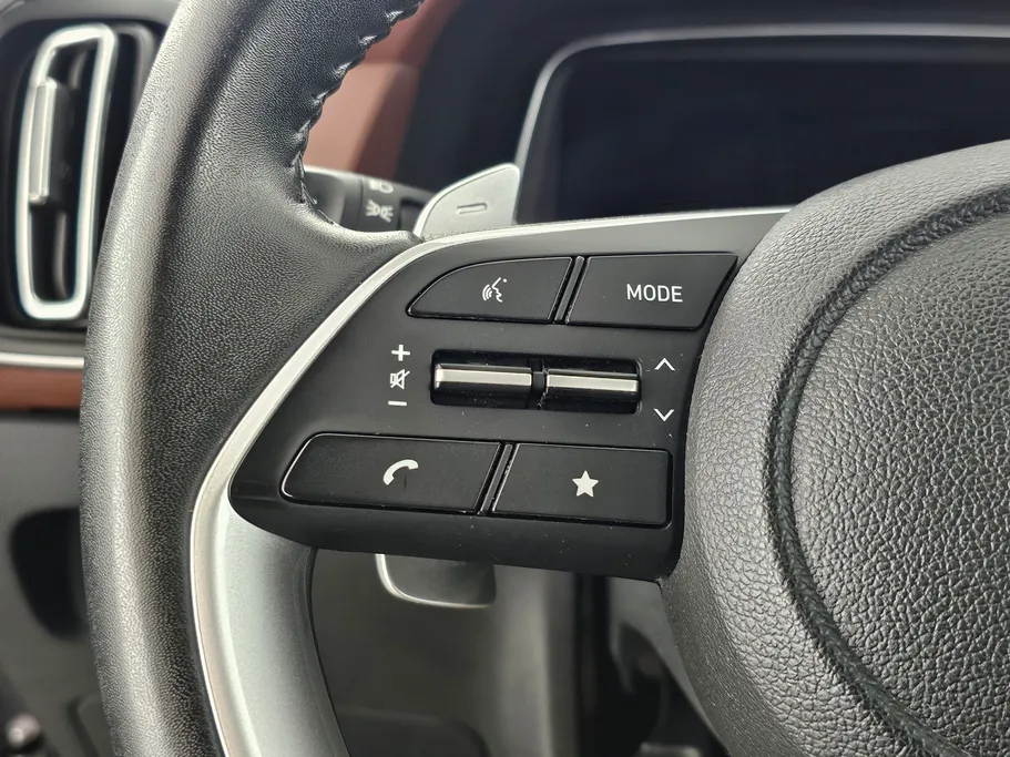 2023 Hyundai Creta Comfort (Two Tone) 