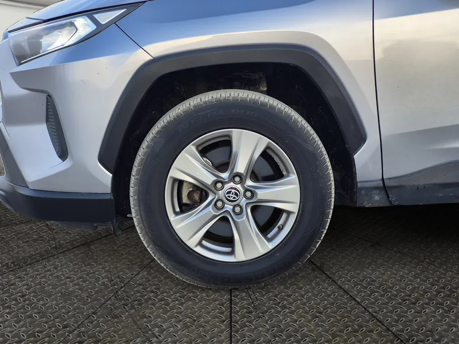 تويوتا راف فور LE 2023 