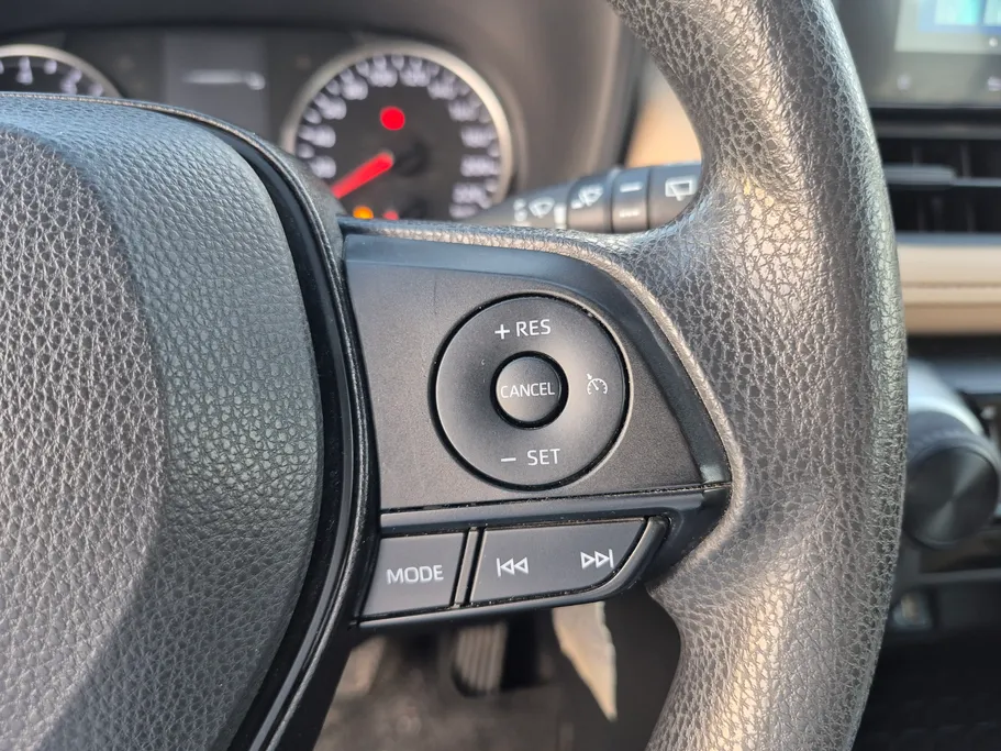 تويوتا راف فور LE 2023 