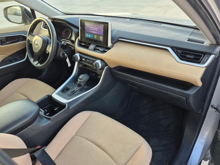 تويوتا راف فور LE 2023 