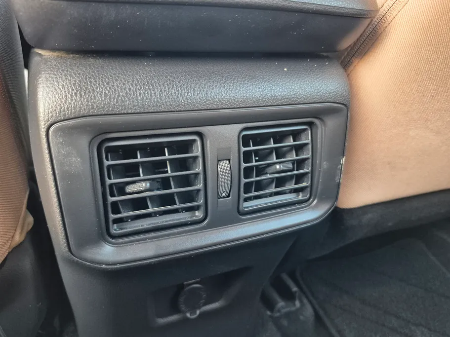 تويوتا راف فور LE 2023 