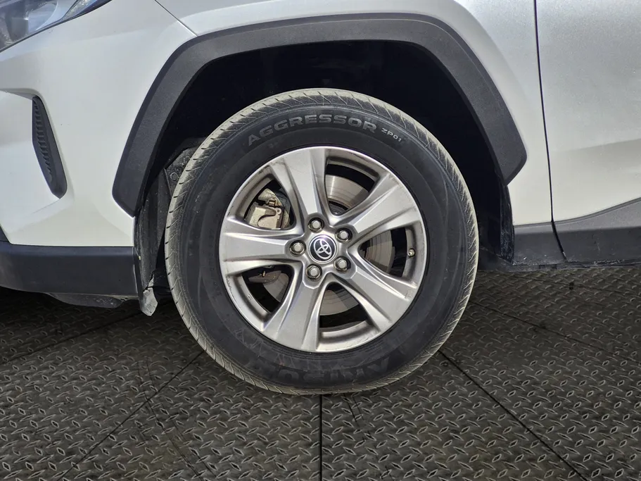 تويوتا راف فور LE 2023 