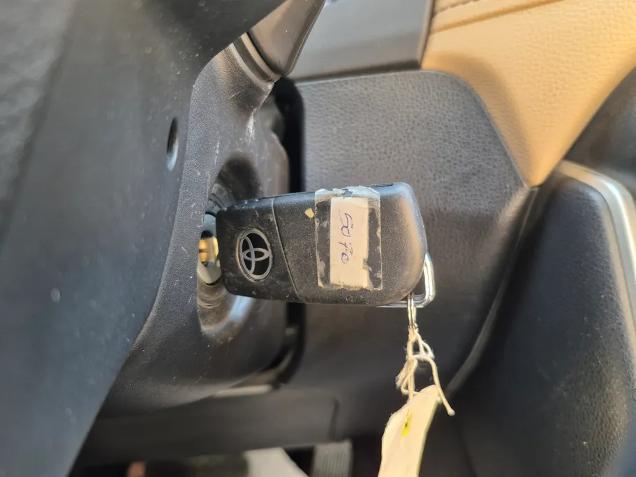 تويوتا راف فور LE 2023 