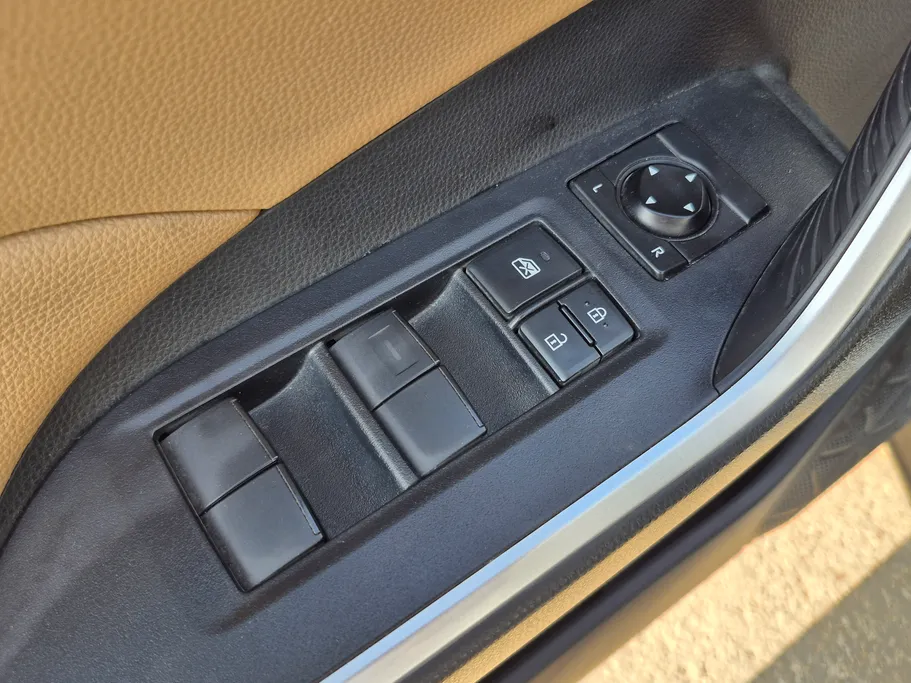 تويوتا راف فور LE 2023 