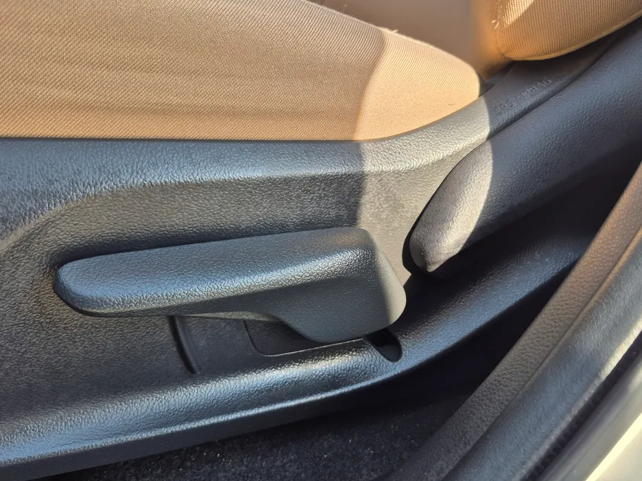 تويوتا راف فور LE 2023 