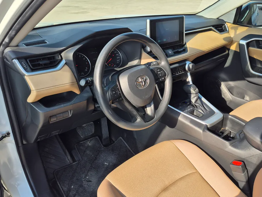 تويوتا راف فور LE 2023 