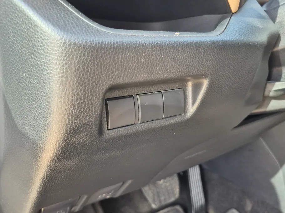 تويوتا راف فور LE 2023 