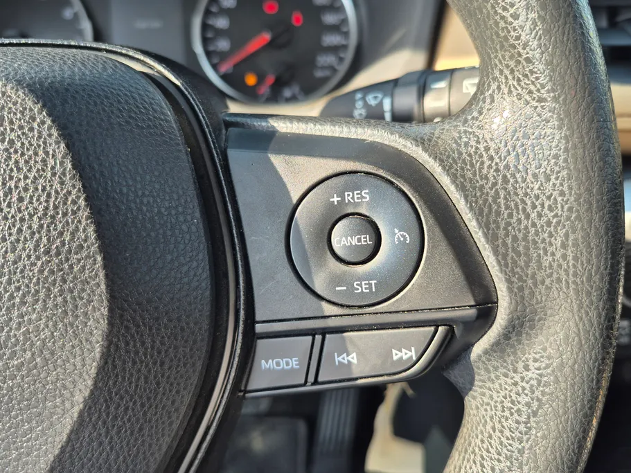 تويوتا راف فور LE 2023 