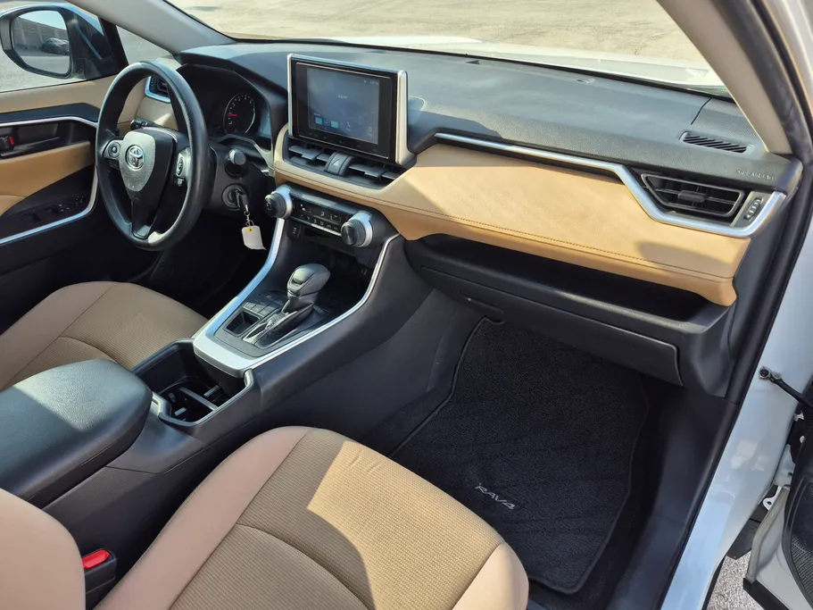 تويوتا راف فور LE 2023 