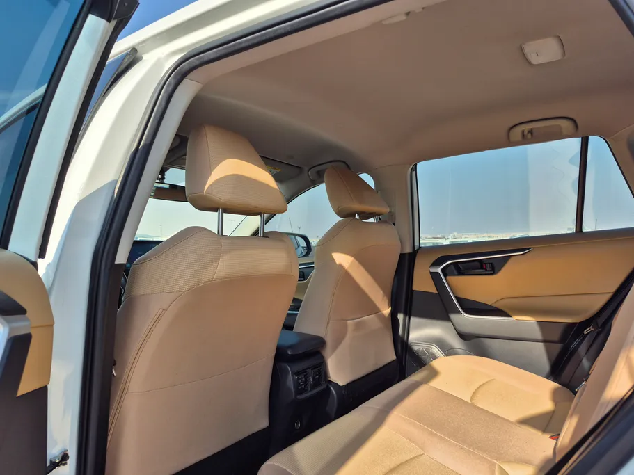 تويوتا راف فور LE 2023 