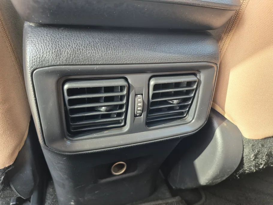 تويوتا راف فور LE 2023 