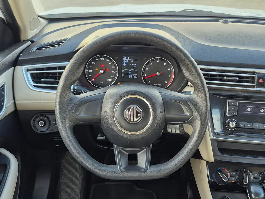 ام جي 5 STD 2022 