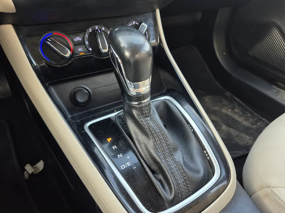 ام جي 5 STD 2022 