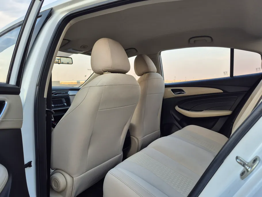 ام جي 5 STD 2022 