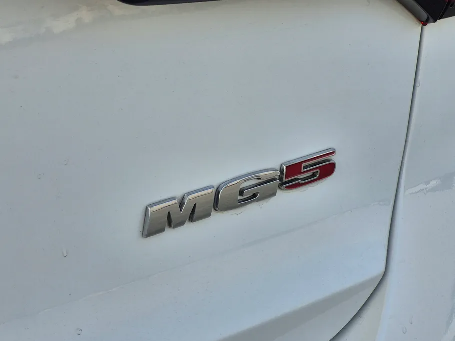 ام جي 5 STD 2022 