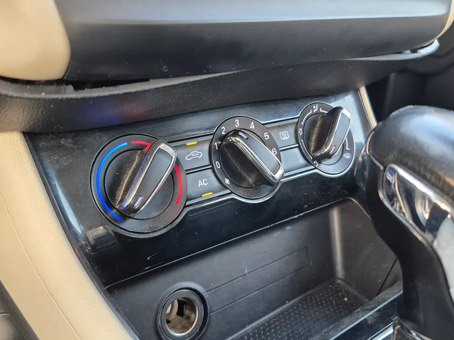 ام جي 5 STD 2022 