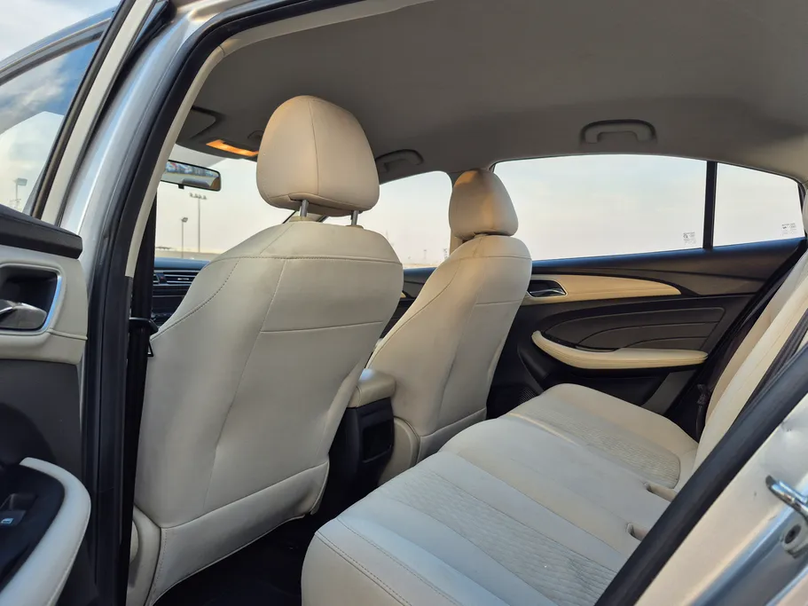 ام جي 5 STD 2022 