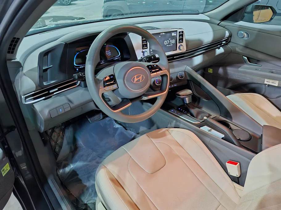 2024 Hyundai Elantra Smart 