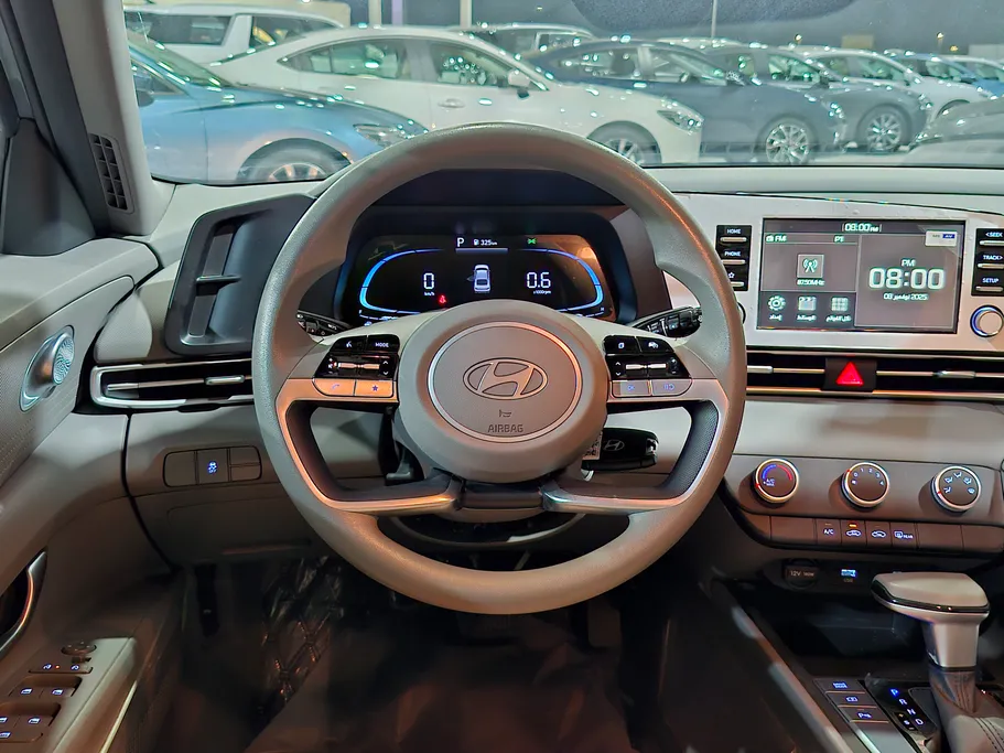 2024 Hyundai Elantra Smart 