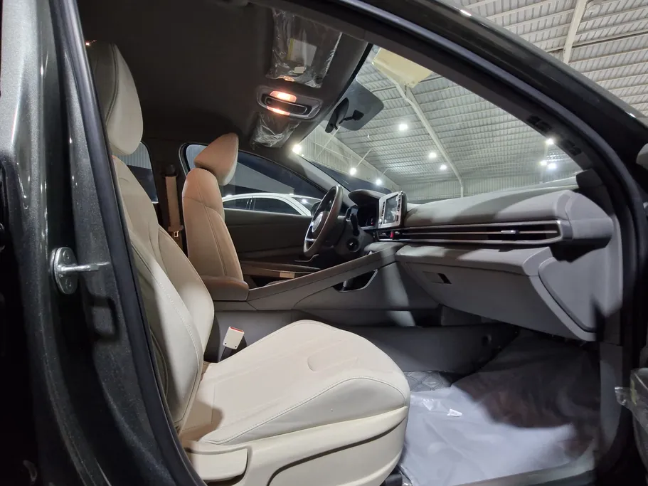 2024 Hyundai Elantra Smart 