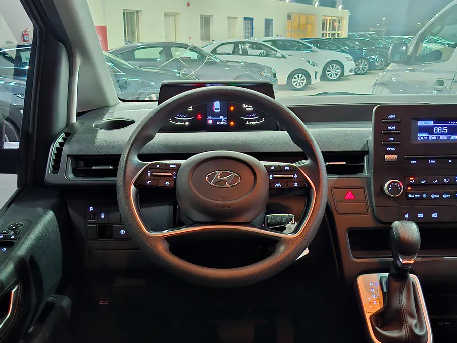 هيونداي ستاريا سمارت 11 مقاعد 2022 