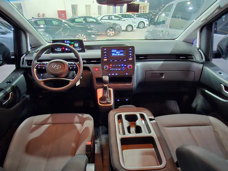 هيونداي ستاريا سمارت 11 مقاعد 2022 