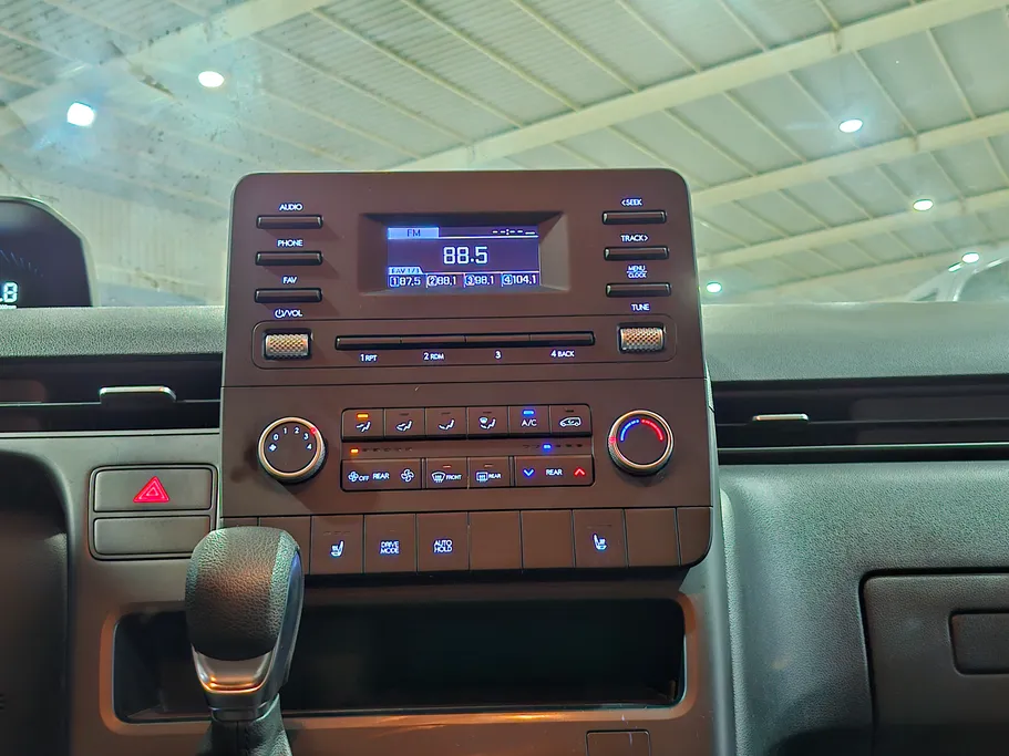 هيونداي ستاريا سمارت 11 مقاعد 2022 