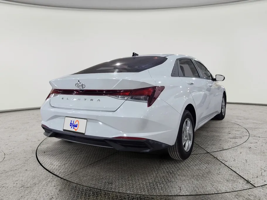 2022 Hyundai Elantra Smart 