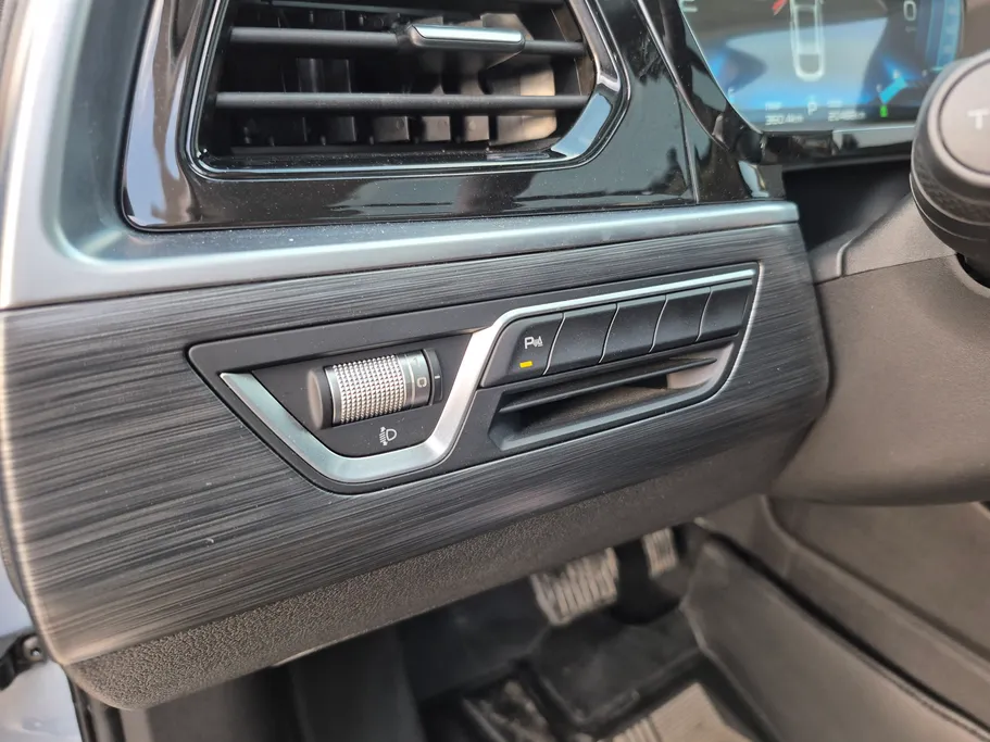 جيلي توجيلا GF 2023 