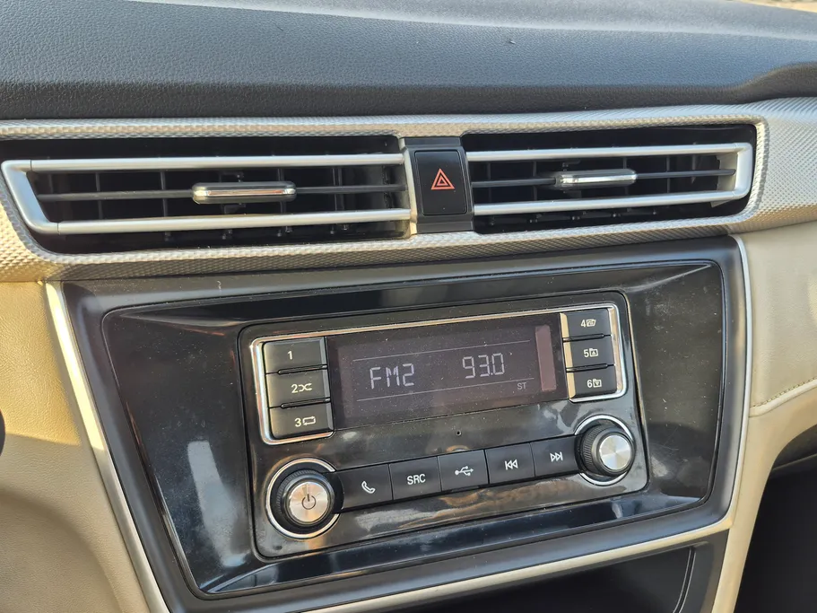 ام جي 5 STD 2022 