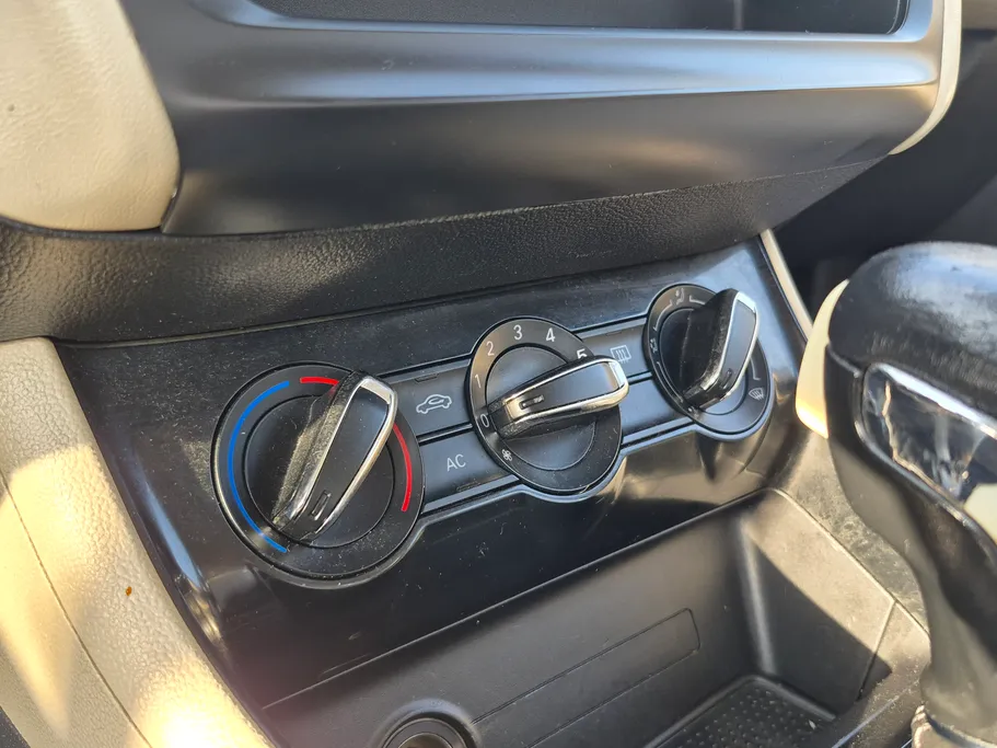 ام جي 5 STD 2022 