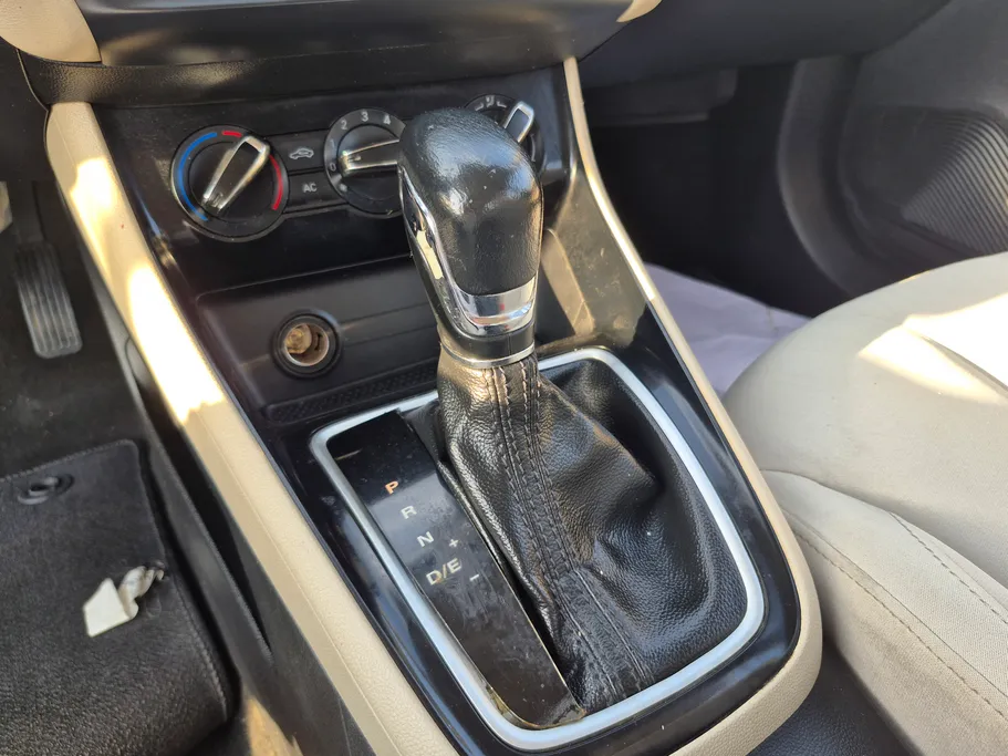 ام جي 5 STD 2022 