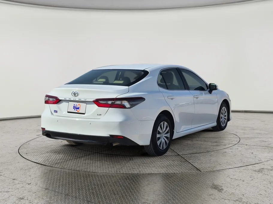 تويوتا كامري LE 2022 