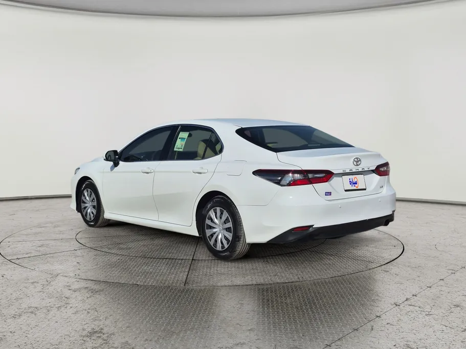 تويوتا كامري LE 2022 